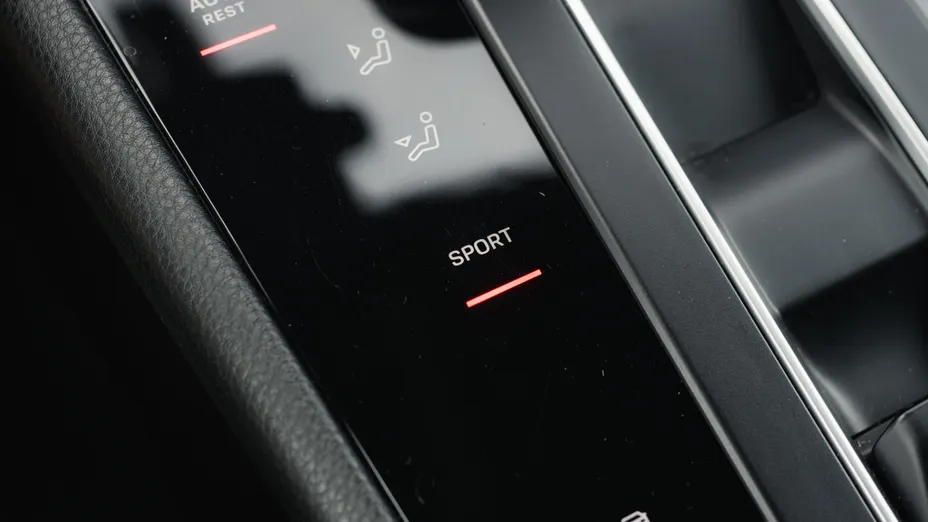 PORSCHE Macan Macan