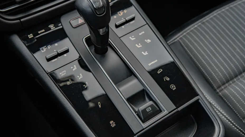 PORSCHE Macan Macan T