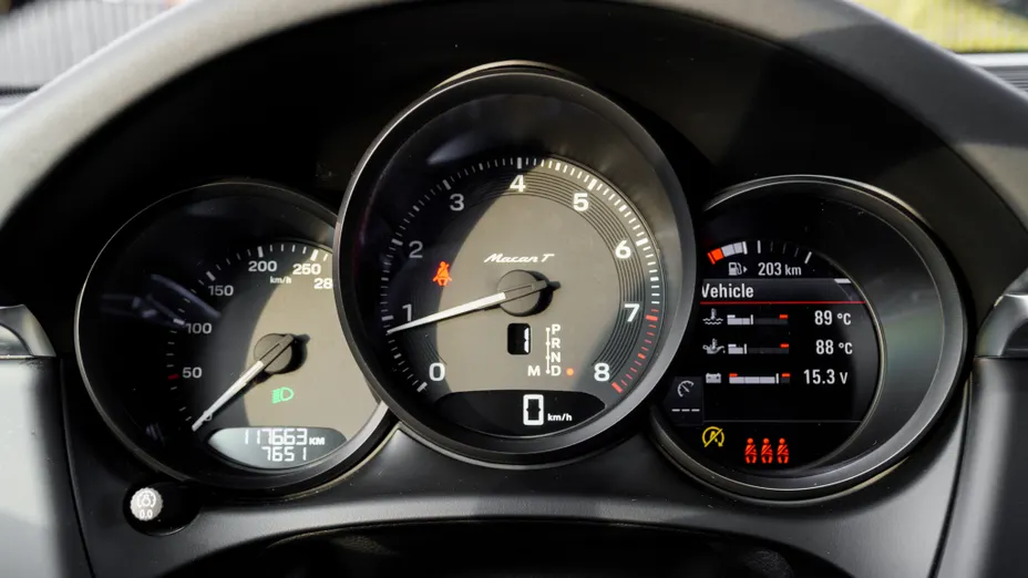 PORSCHE Macan Macan T