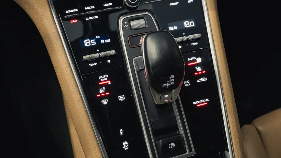 PORSCHE Panamera Panamera 4 E-Hybrid Sport Turismo Platinum Edition