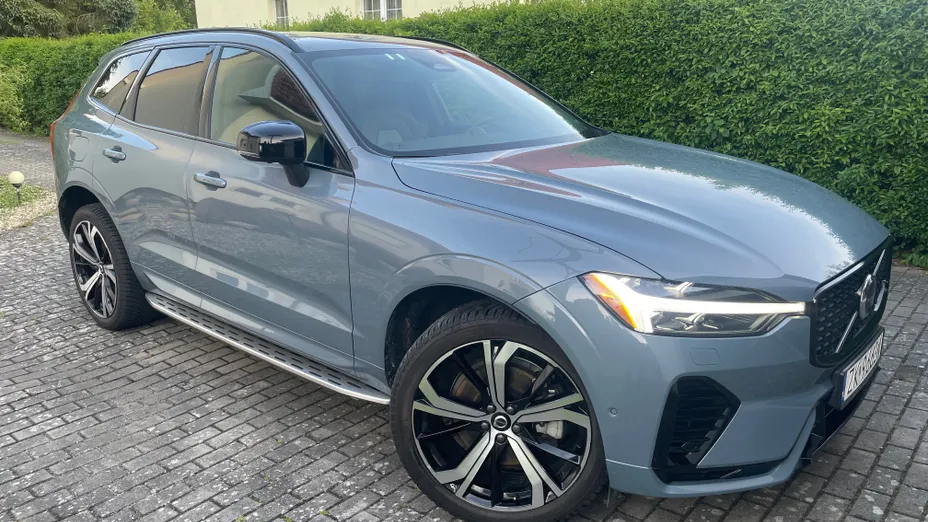 VOLVO XC60 XC60 T8 AWD Plug-In Hybrid R-Design aut