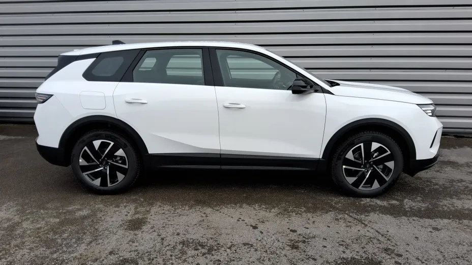 OPEL Grandland -