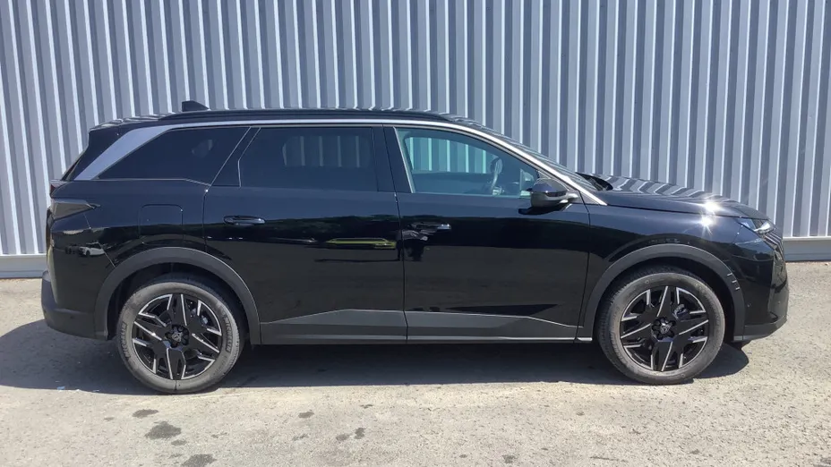 PEUGEOT 5008 -