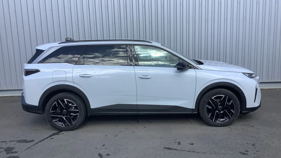 PEUGEOT 5008 -