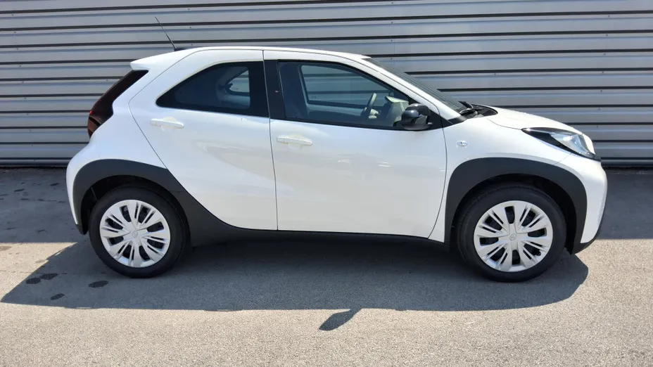 TOYOTA Aygo X -