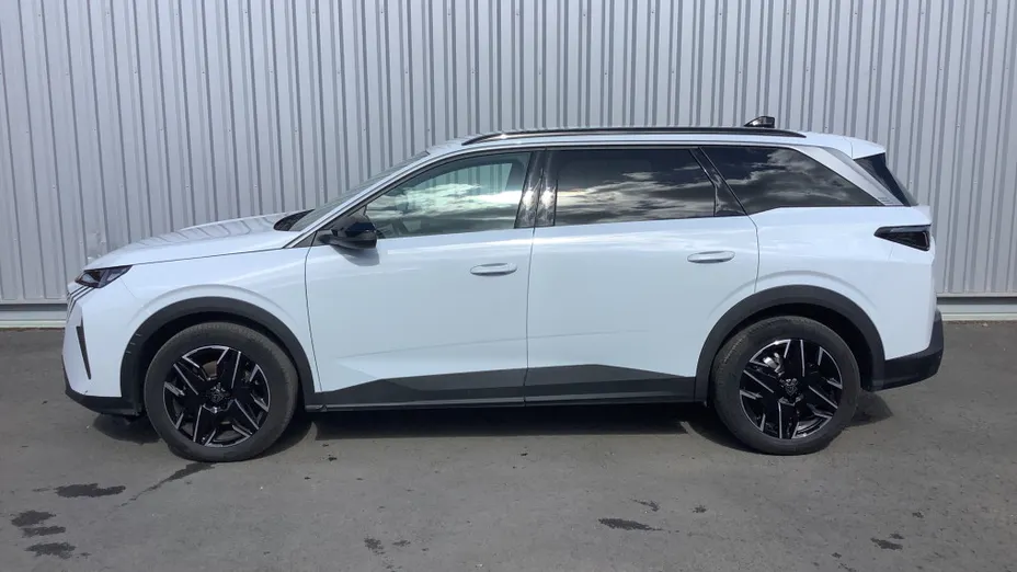 PEUGEOT 5008 -