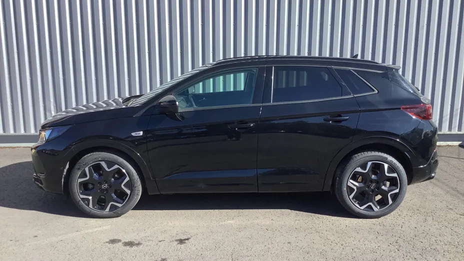 OPEL Grandland -