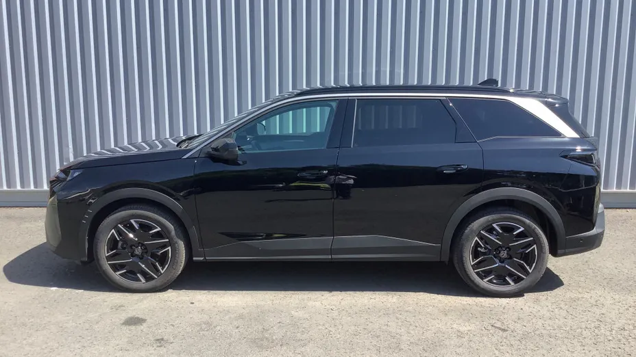 PEUGEOT 5008 -