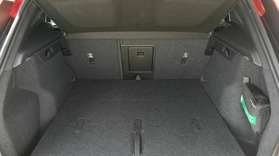 VOLVO XC40 XC40 B3 Plus Dark aut