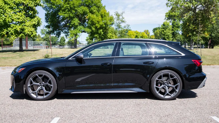 AUDI RS6 Avant -