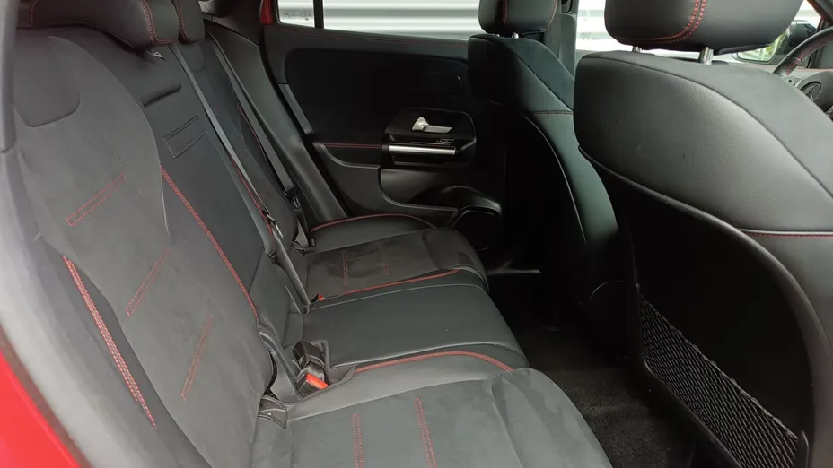 MERCEDES-BENZ GLA GLA 200 AMG Line