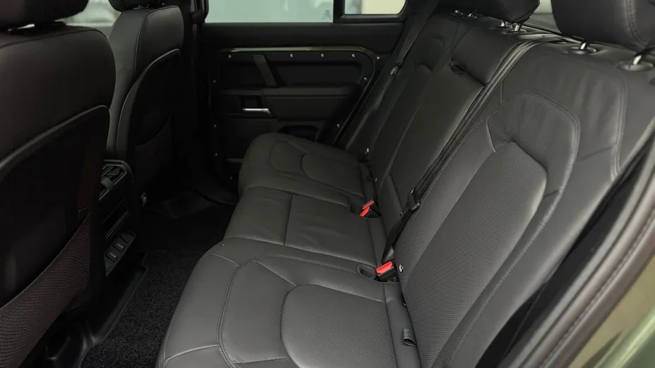 LAND ROVER Defender Defender 110 3.0 D250 mHEV X-Dynamic HSE