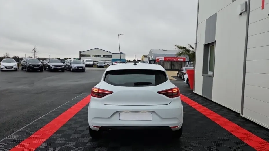 RENAULT Clio -