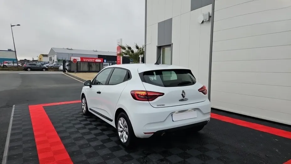 RENAULT Clio -