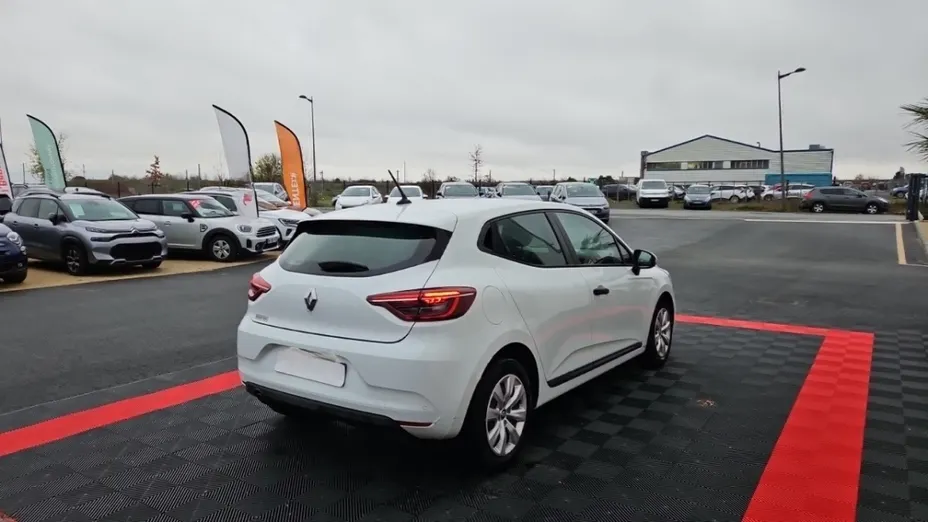 RENAULT Clio -
