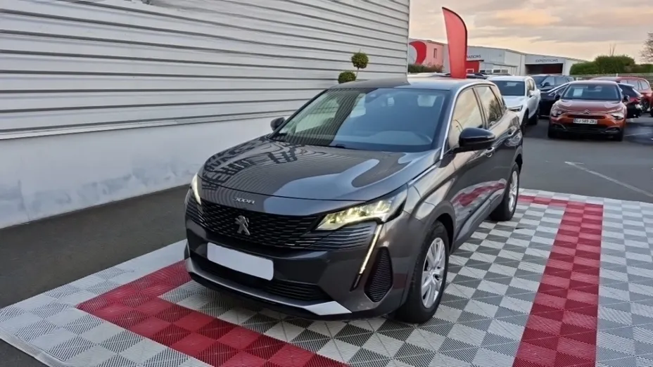 PEUGEOT 3008 -