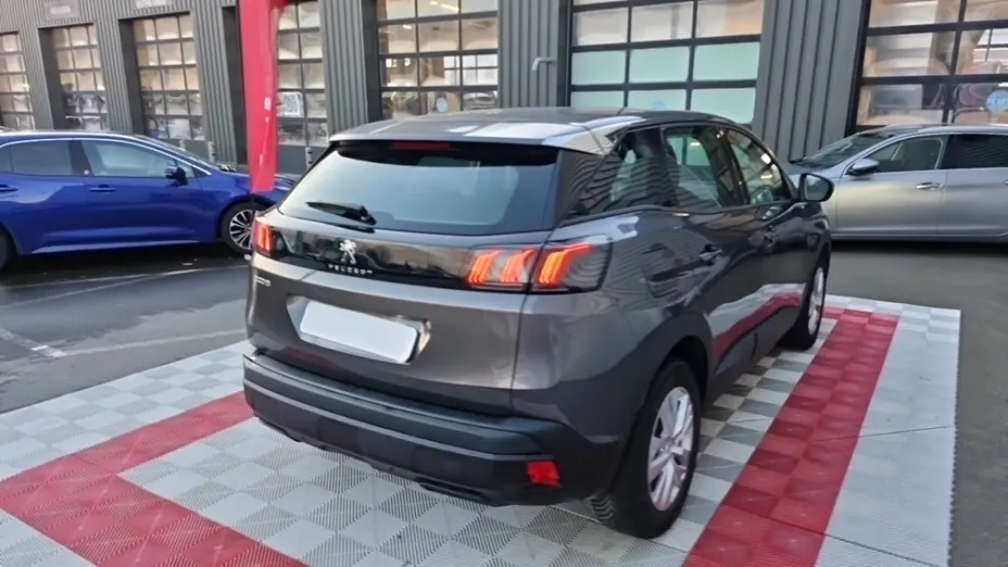 PEUGEOT 3008 -