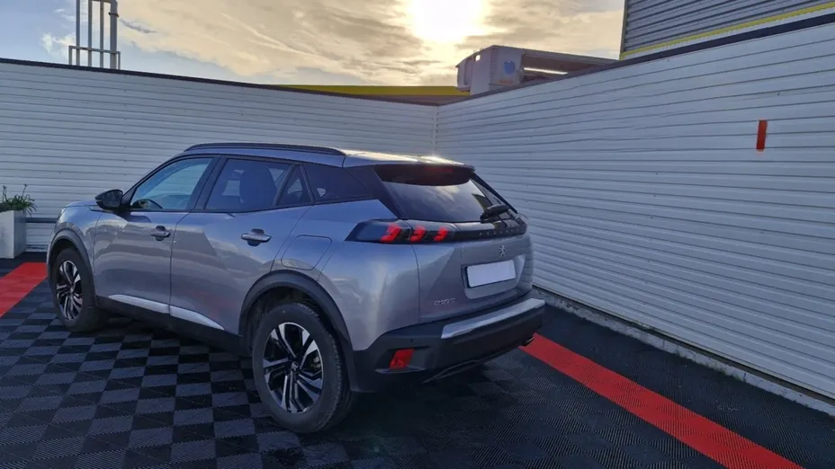 PEUGEOT 2008 -