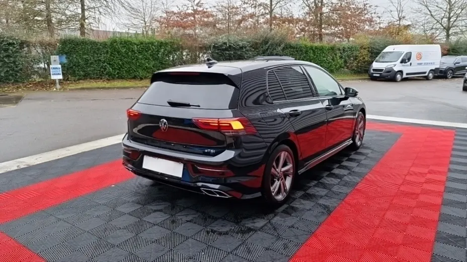 Volkswagen Golf -