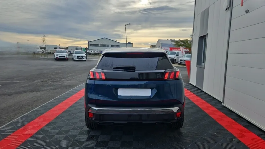 PEUGEOT 3008 -