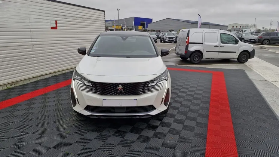 PEUGEOT 3008 -