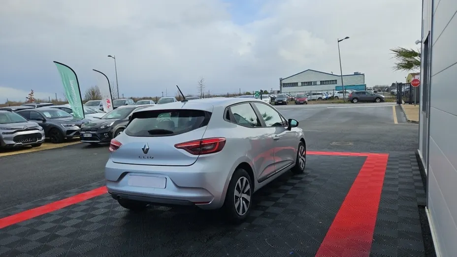 RENAULT Clio -