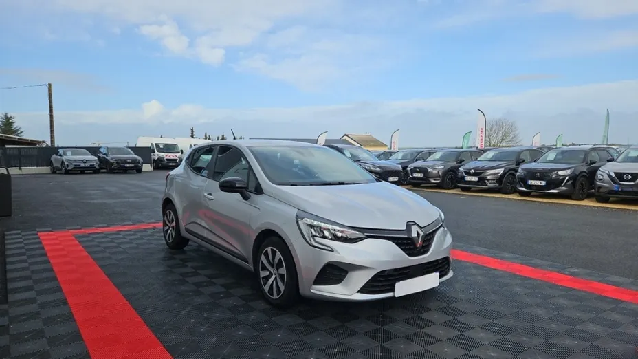 RENAULT Clio -