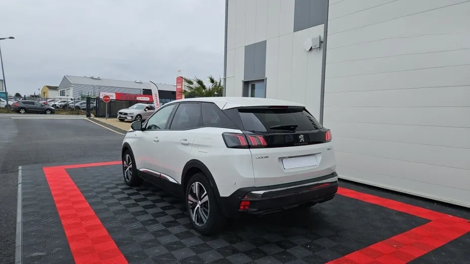 PEUGEOT 3008 -