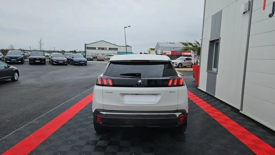 PEUGEOT 3008 -