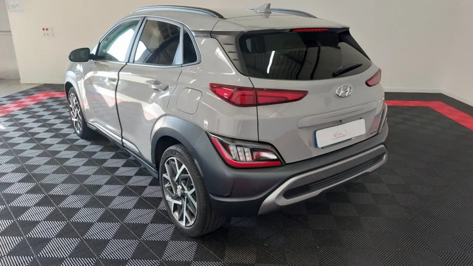 HYUNDAI Kona -