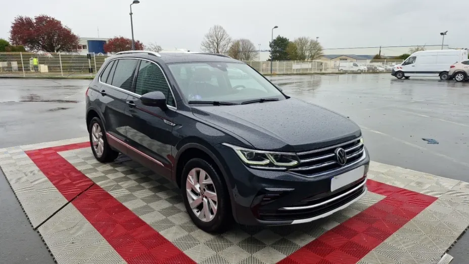 Volkswagen Tiguan -