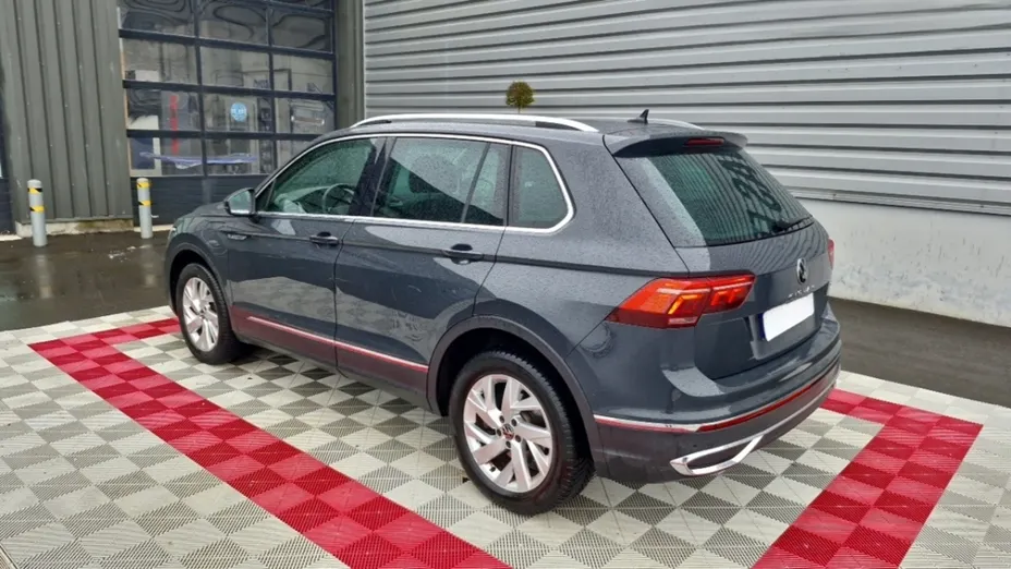 Volkswagen Tiguan -