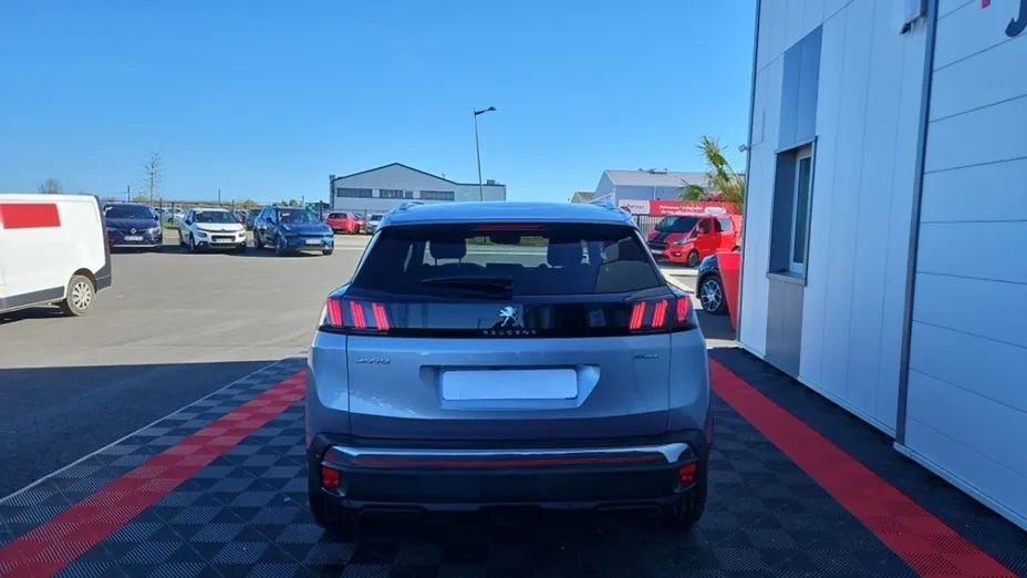 PEUGEOT 3008 -