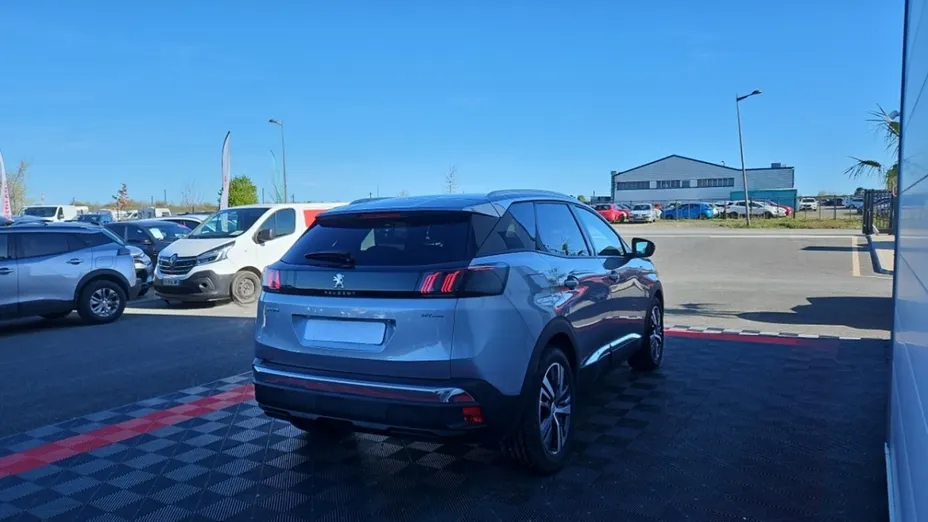 PEUGEOT 3008 -