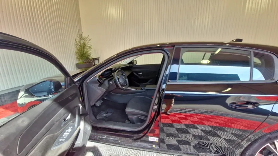PEUGEOT 308 -