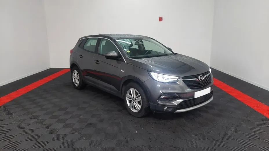 OPEL Grandland -