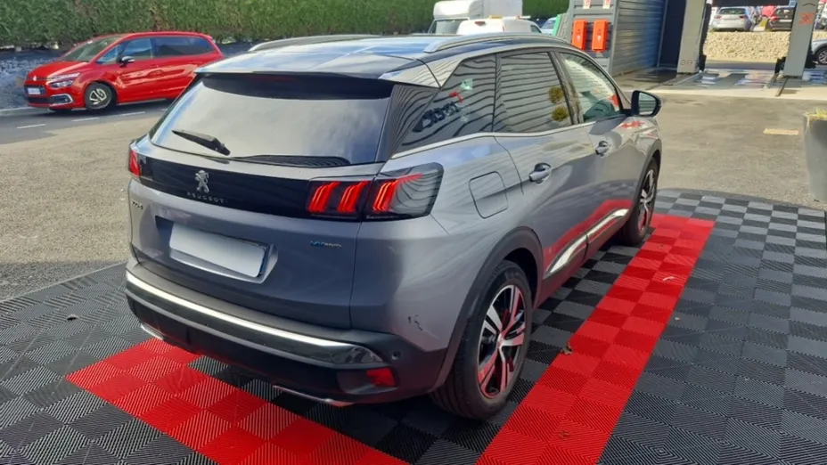 PEUGEOT 3008 -