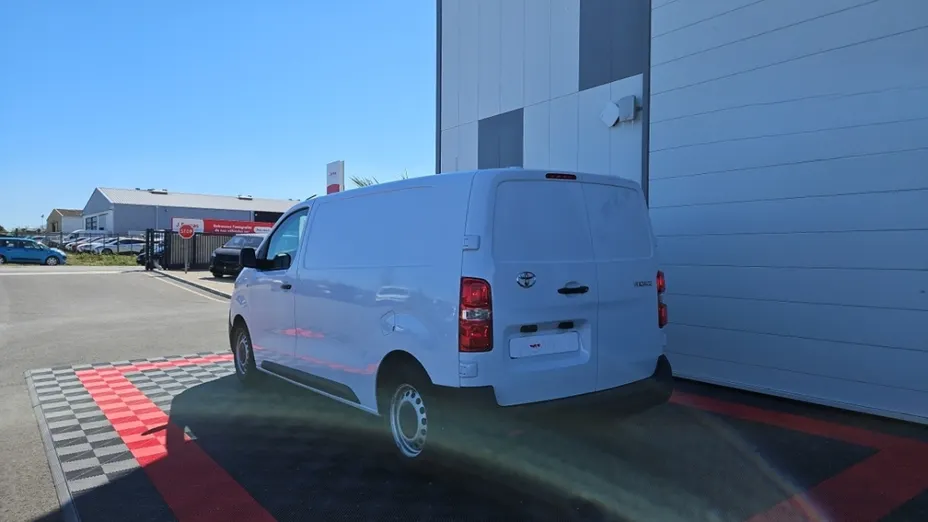 TOYOTA Proace -