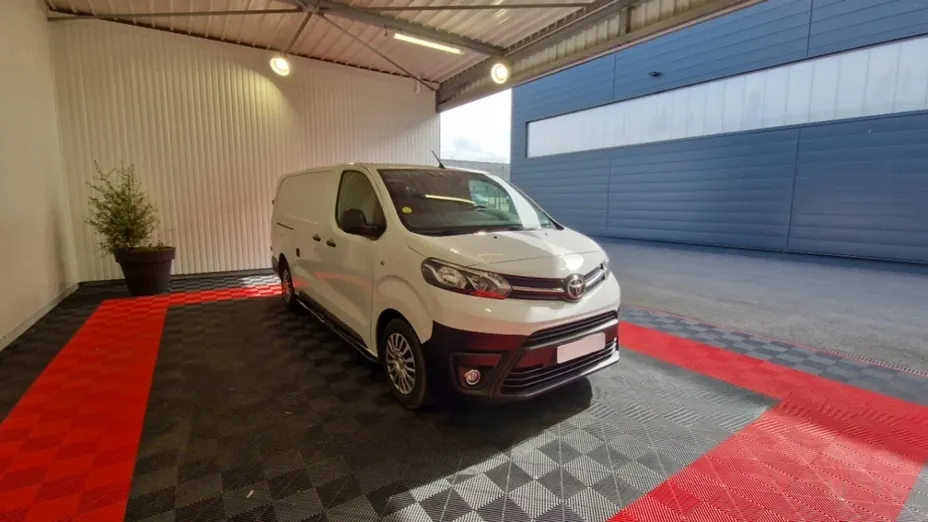TOYOTA Proace -