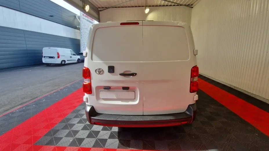 TOYOTA Proace -