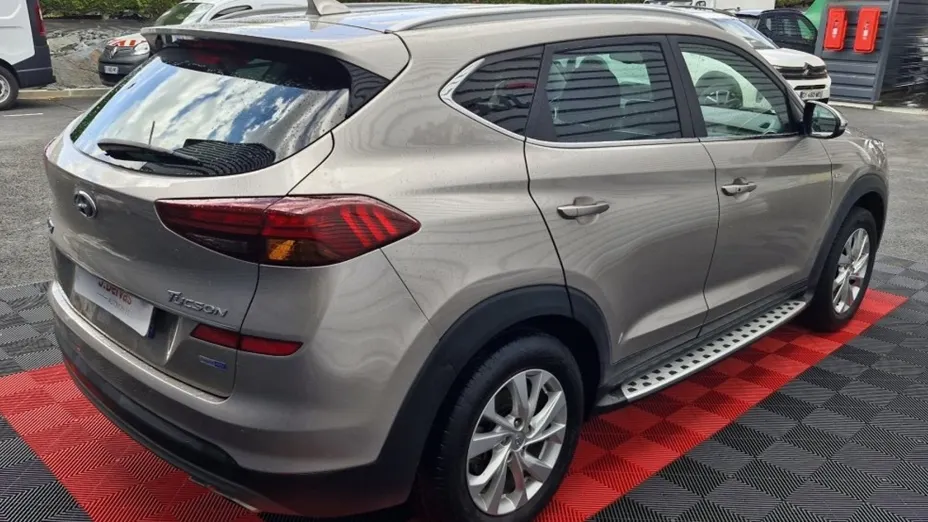 HYUNDAI Tucson -