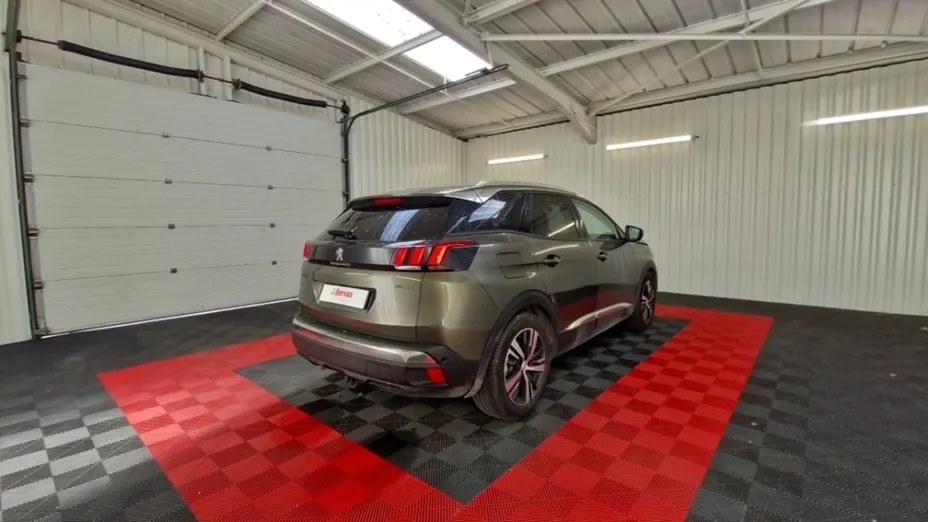PEUGEOT 3008 -