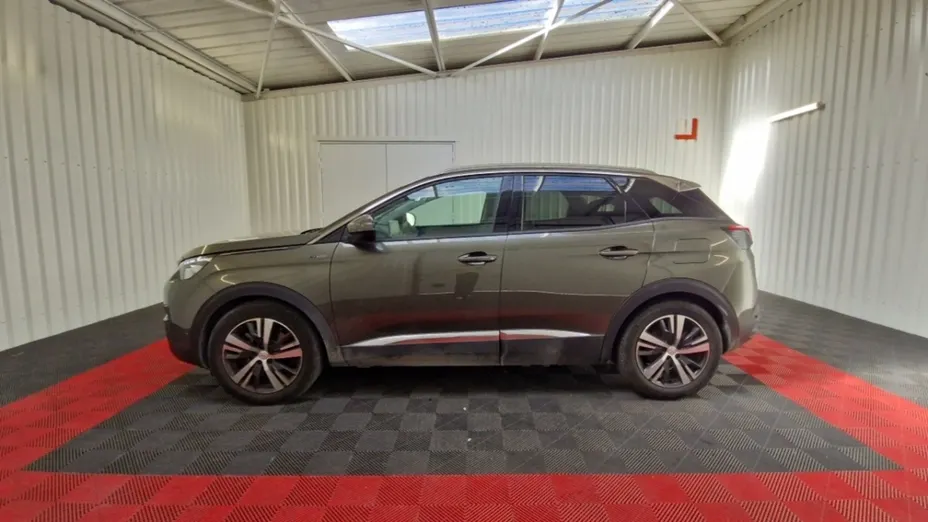PEUGEOT 3008 -