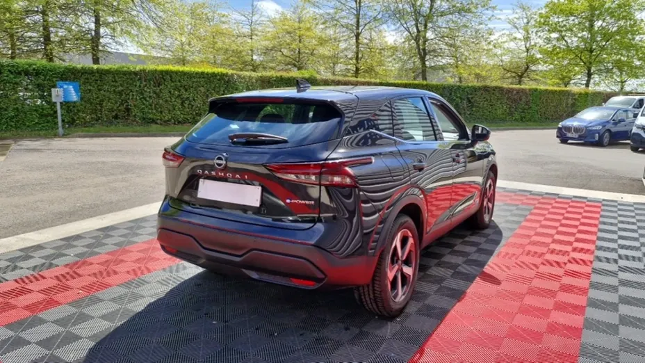 NISSAN Qashqai -