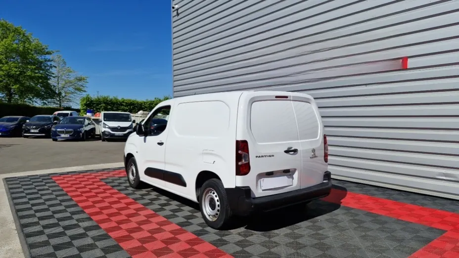 PEUGEOT Partner -