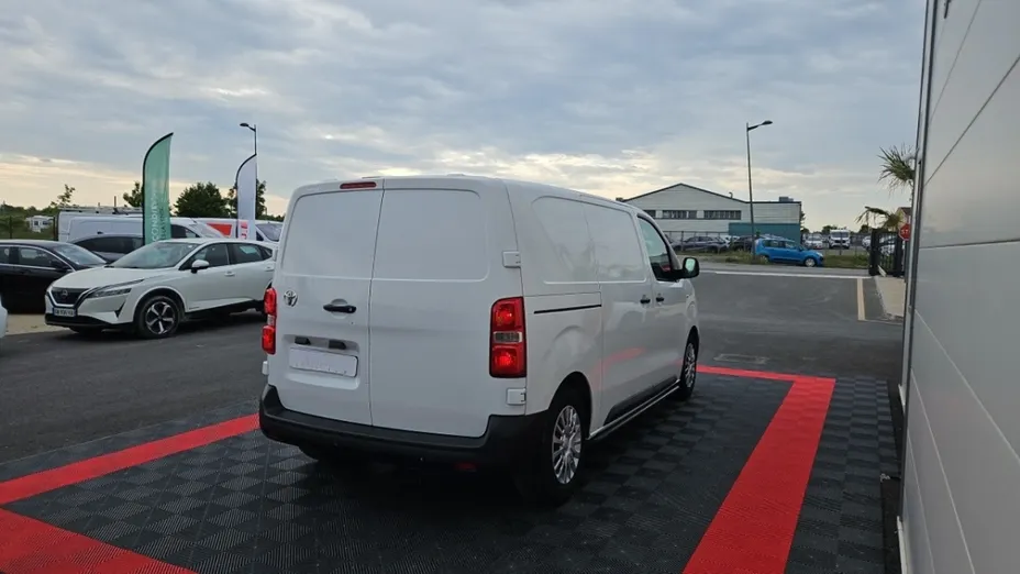 TOYOTA Proace -
