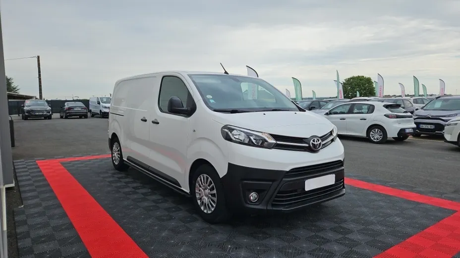 TOYOTA Proace -