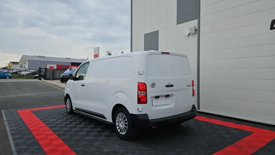 TOYOTA Proace -