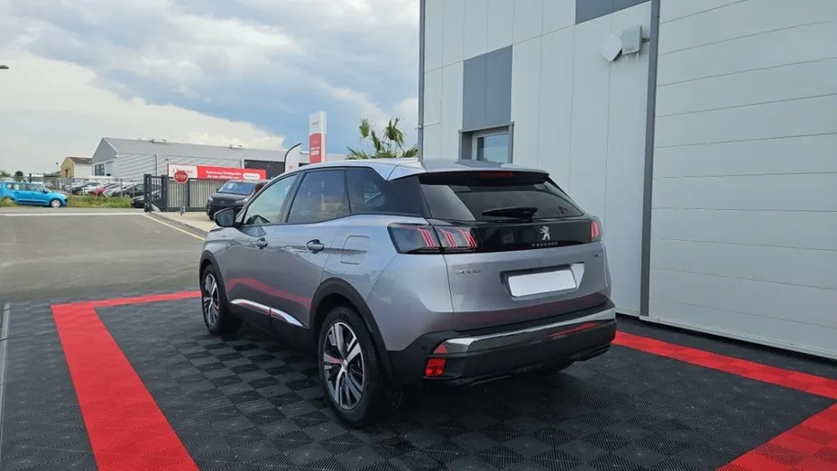 PEUGEOT 3008 -