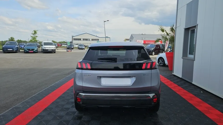 PEUGEOT 3008 -